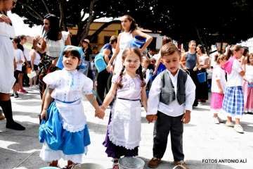 La X edición de la Traída Infantil del Agua, un éxito (Foto Antonio Alí)